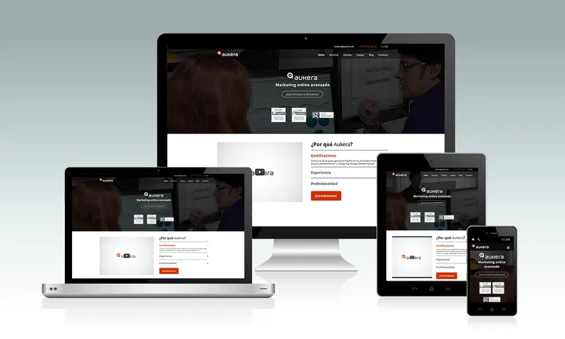 Comparación de sitio web responsive vs no responsive en dispositivos móviles